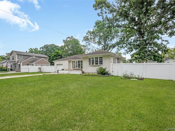 516 Shade Street, North Babylon NY 11703