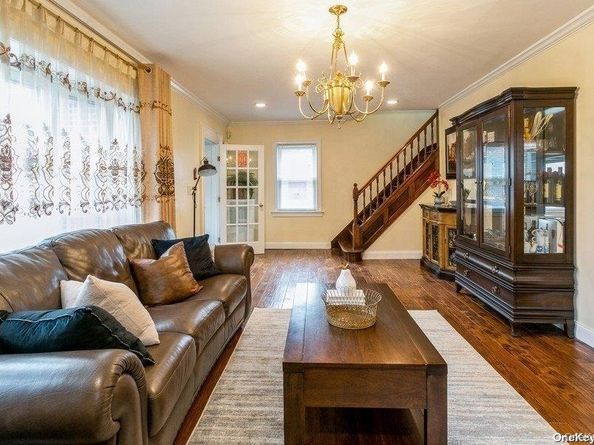 44 Jayson Avenue, Great Neck NY 11021