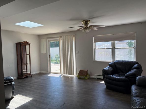 124 Ridgewood Avenue, Holtsville NY 11742
