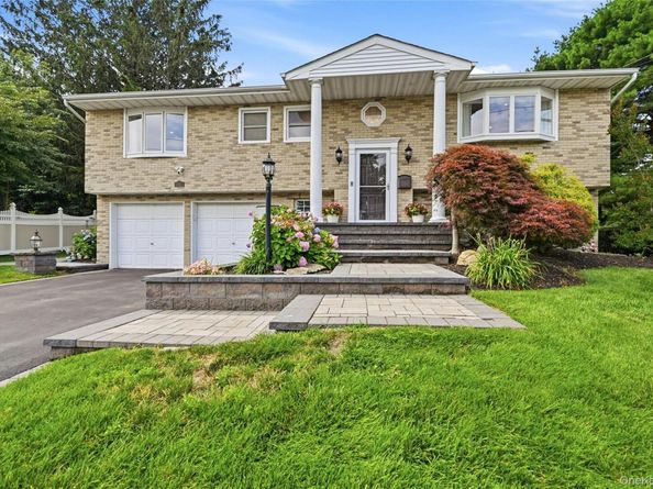 94 Ellensue Drive, Deer Park NY 11729