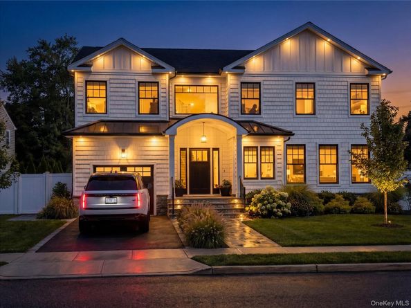 134 Colony Lane, Syosset NY 11791