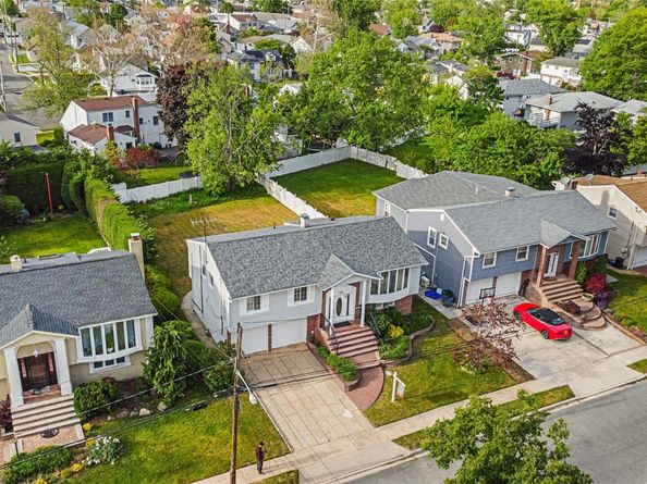 787 Vivian Court, Baldwin Harbor NY 11510