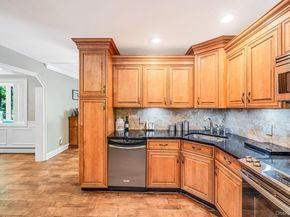 5 Valerie Court, Yaphank NY 11980