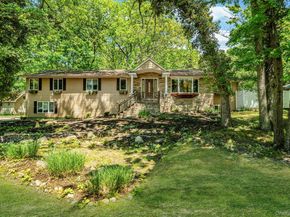 5 Valerie Court, Yaphank NY 11980