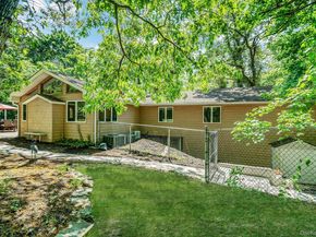 5 Valerie Court, Yaphank NY 11980