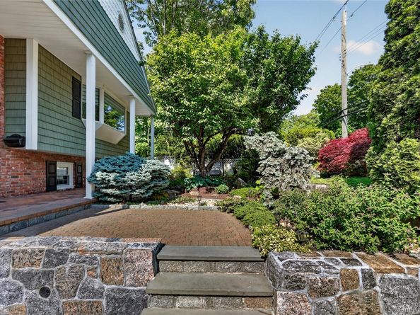 585 Bedford Road, Pleasantville NY 10570