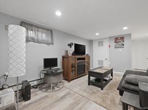 707 5th Street S, Lindenhurst NY 11757