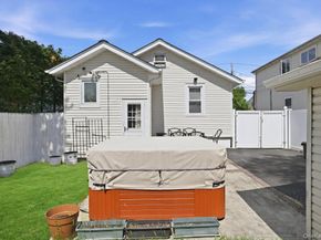 707 5th Street S, Lindenhurst NY 11757