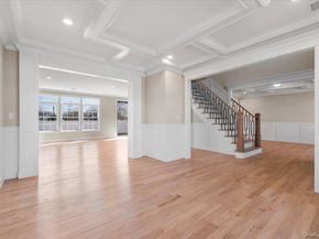 10 Lee Place, Old Bethpage NY 11804