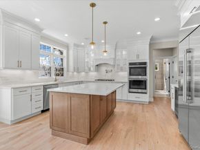 10 Lee Place, Old Bethpage NY 11804