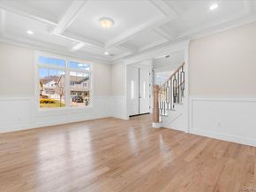 10 Lee Place, Old Bethpage NY 11804