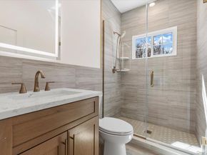 10 Lee Place, Old Bethpage NY 11804