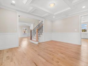 10 Lee Place, Old Bethpage NY 11804