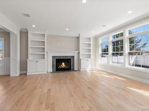 10 Lee Place, Old Bethpage NY 11804