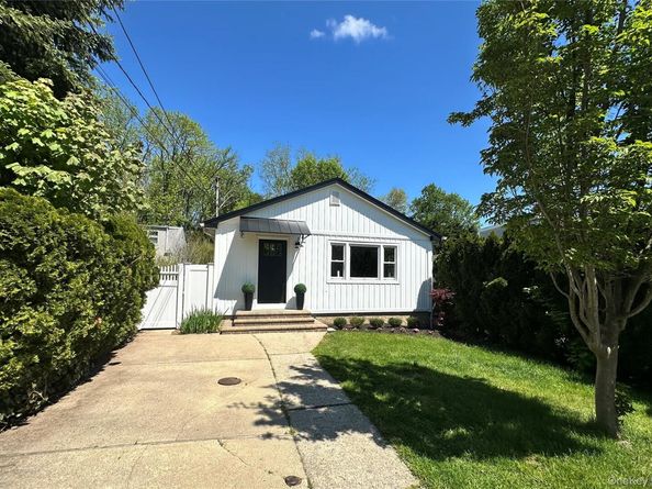47 Norwich Street, Huntington Station NY 11746