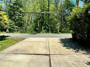 47 Norwich Street, Huntington Station NY 11746