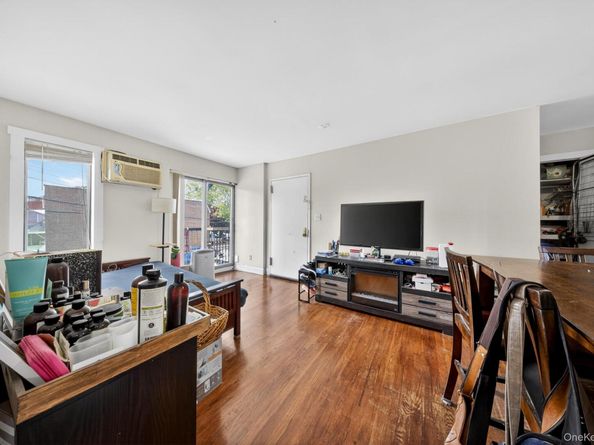 76-14 69th Road, Middle Village NY 11379