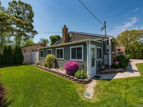 8 Oswego Drive, Bay Shore NY 11706