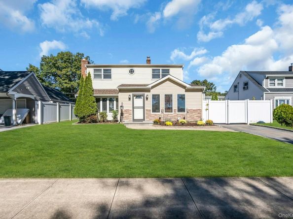 89 Azalea Road, Levittown NY 11756