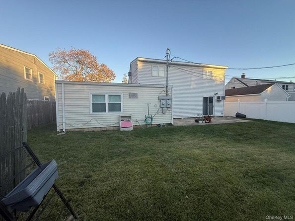 106 Ranch Lane, Levittown NY 11756
