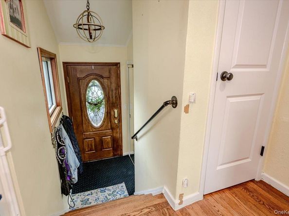 91 Flower Road, Valley Stream NY 11581