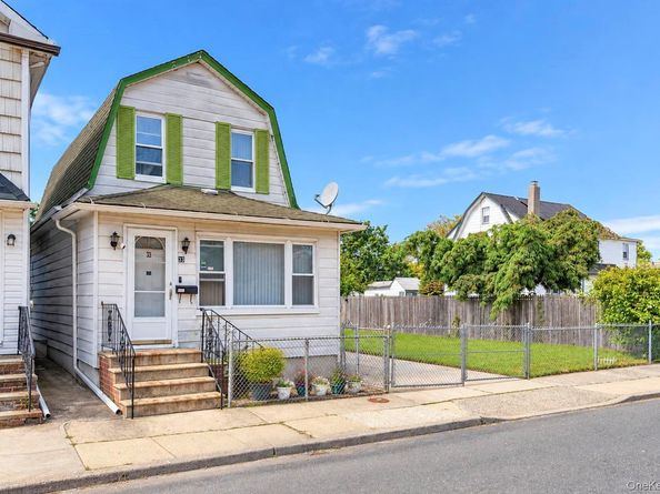 33 Claridge Avenue, Elmont NY 11003
