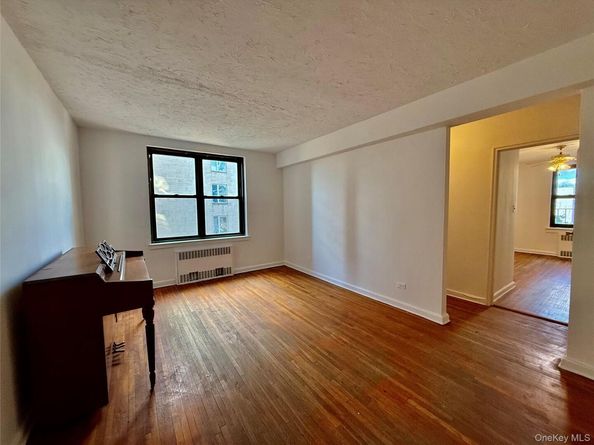 112-24 Northern Boulevard 3G, Corona NY 11368