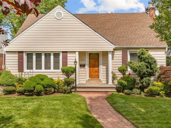 131 Primrose Drive, New Hyde Park NY 11040