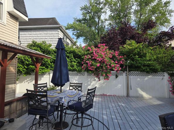 15-40 215th Street, Bayside NY 11360