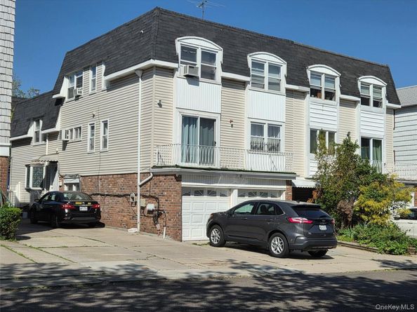 15-40 215th Street, Bayside NY 11360
