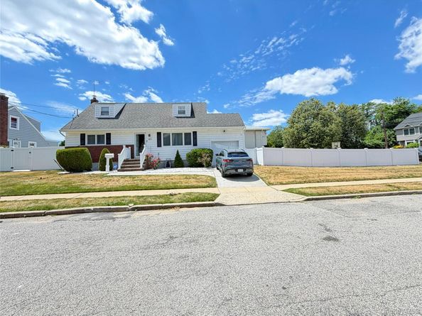 101 Sagamore Street, Freeport NY 11520
