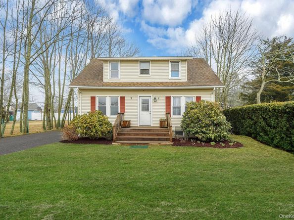 14 Tuttle Avenue, Eastport NY 11941