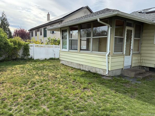 1474 Stephen Marc Lane, East Meadow NY 11554