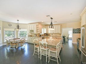 4 Hampton Court, Huntington NY 11743