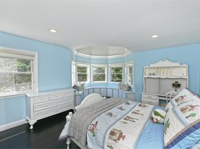 4 Hampton Court, Huntington NY 11743