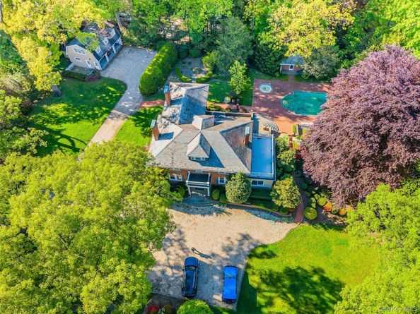 23 Townsend Road, Glen Cove NY 11542