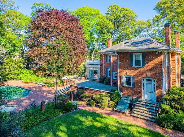 23 Townsend Road, Glen Cove NY 11542