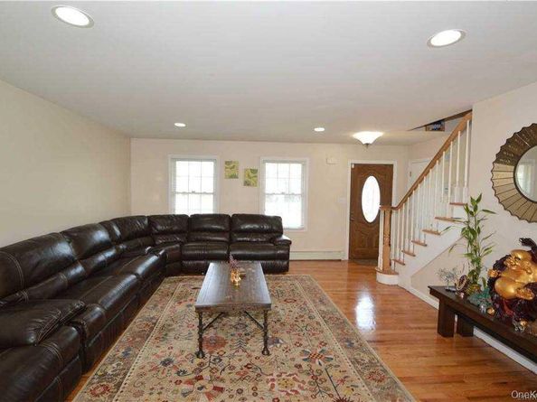 106 Roosevelt Avenue, Massapequa NY 11758