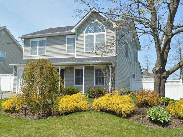 106 Roosevelt Avenue, Massapequa NY 11758