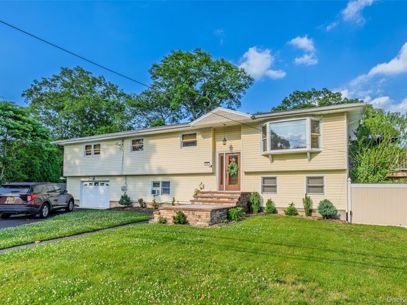 111 Brunswick Road, Lake Ronkonkoma NY 11779