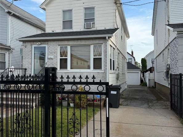 221-30 103rd Avenue, Queens Village NY 11429