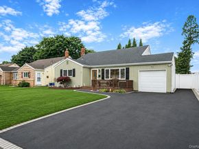 92 W 19th Street, Deer Park NY 11729