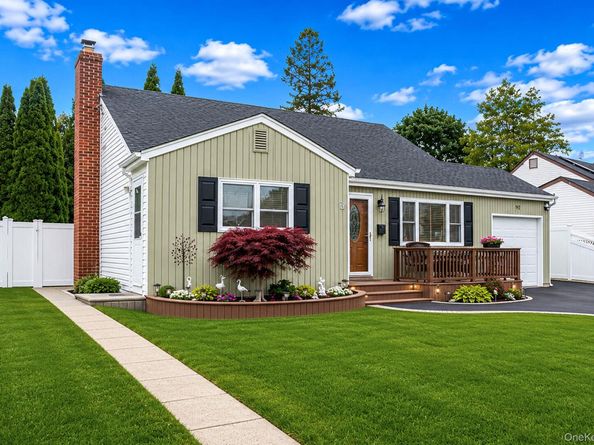 92 W 19th Street, Deer Park NY 11729