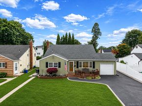 92 W 19th Street, Deer Park NY 11729