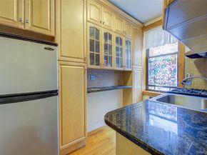 167-10 Crocheron Avenue 5R, Flushing NY 11358