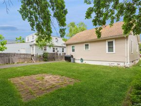 23 S Summit Avenue, Patchogue NY 11772
