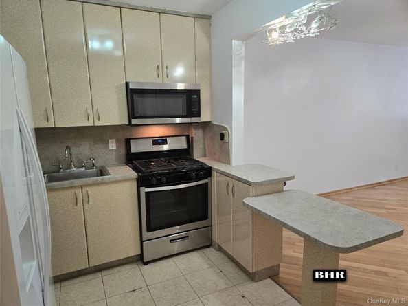 150 W End Avenue 3E, Brooklyn NY 11235