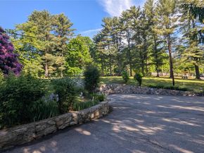 11 Dyckman Drive, Mohegan Lake NY 10547
