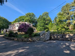 11 Dyckman Drive, Mohegan Lake NY 10547