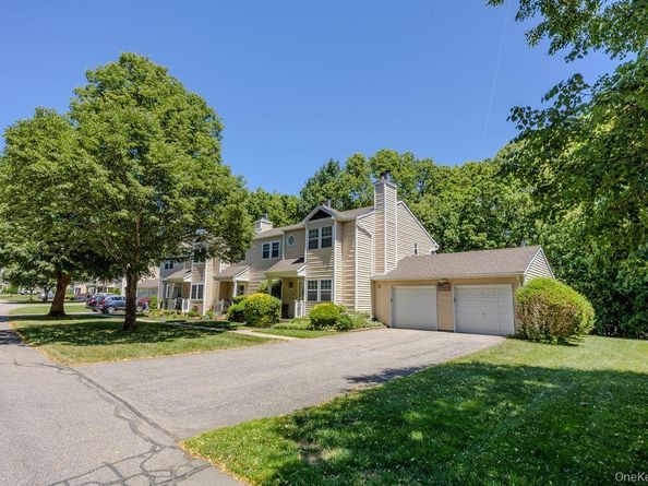 29 Hancock, Yaphank NY 11980